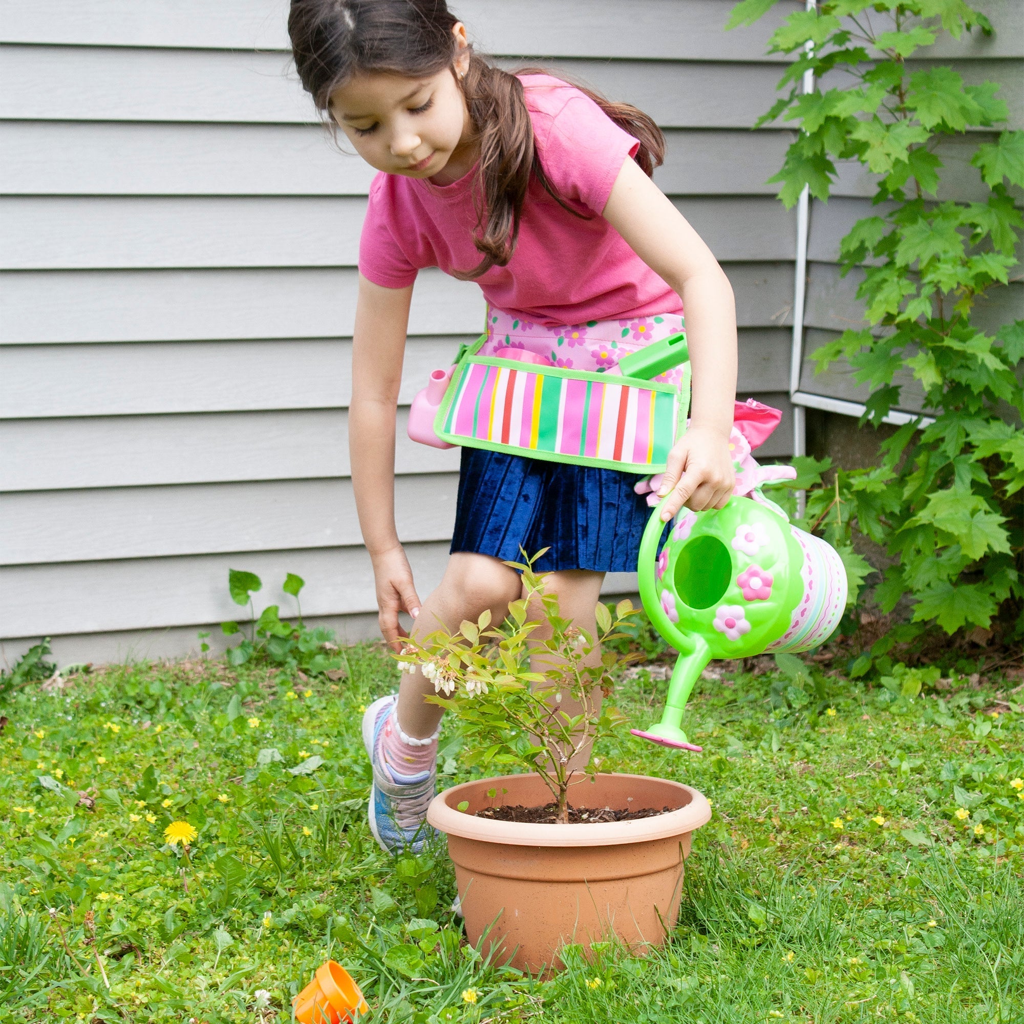 Outdoor Toys Premium Quality Pretty Petals Watering Can - Durable Material and Safe Design for Daily Kids Play